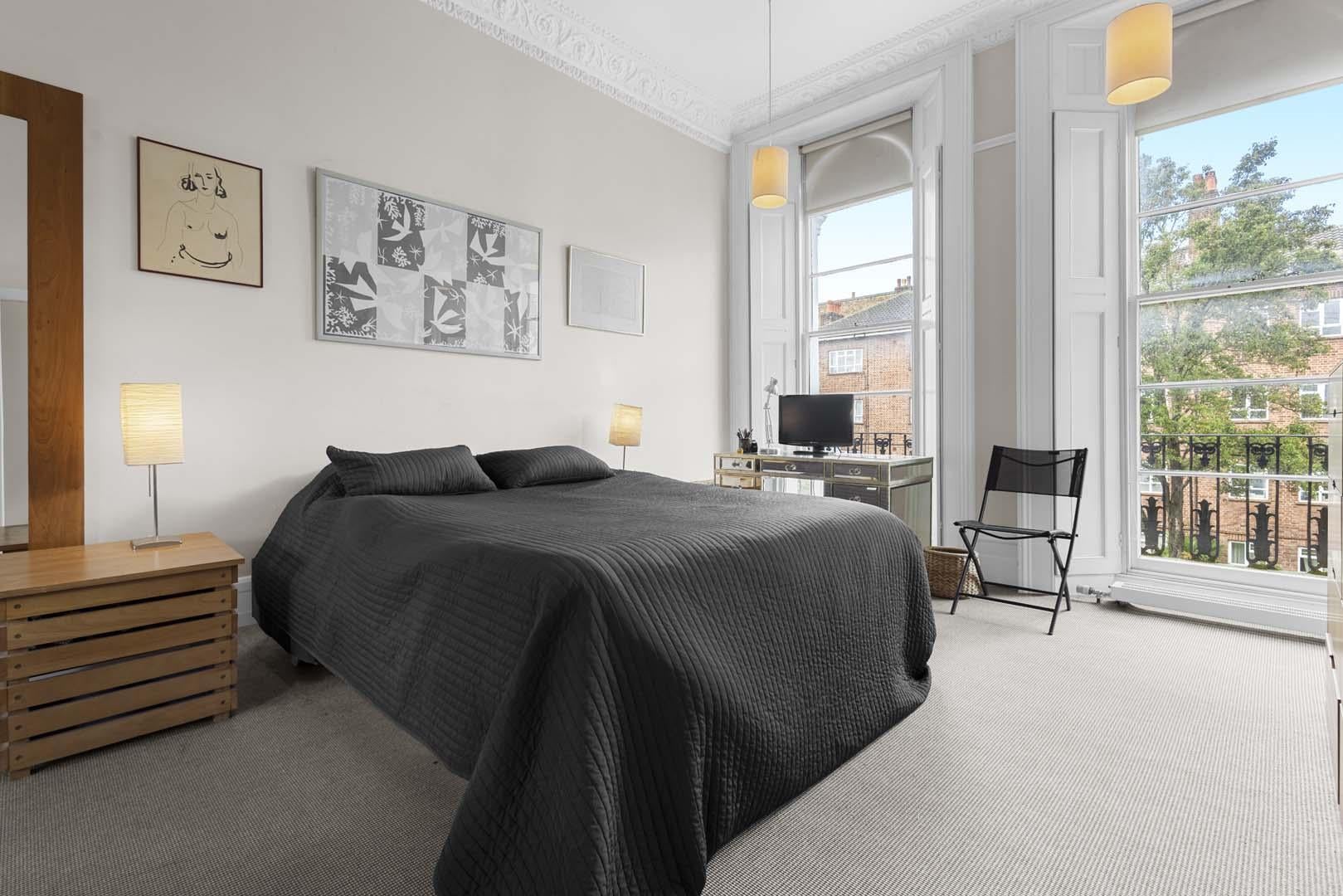 Flat Elgin Crescent in Greater London