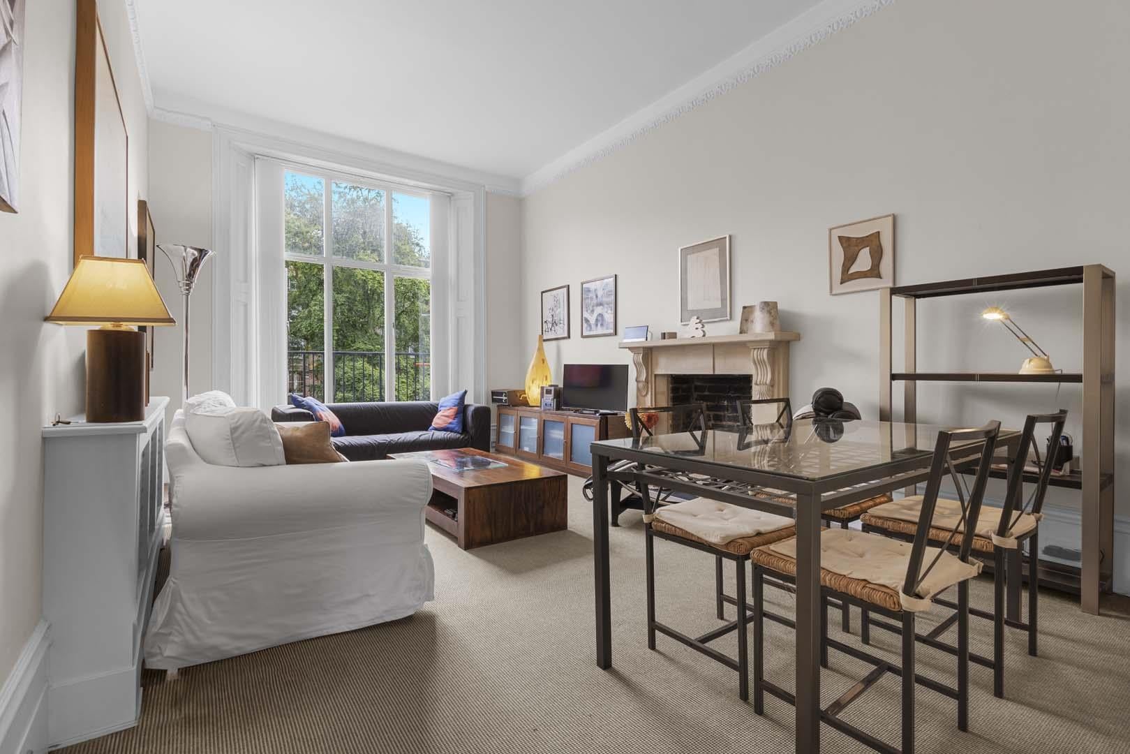Flat Elgin Crescent in Greater London