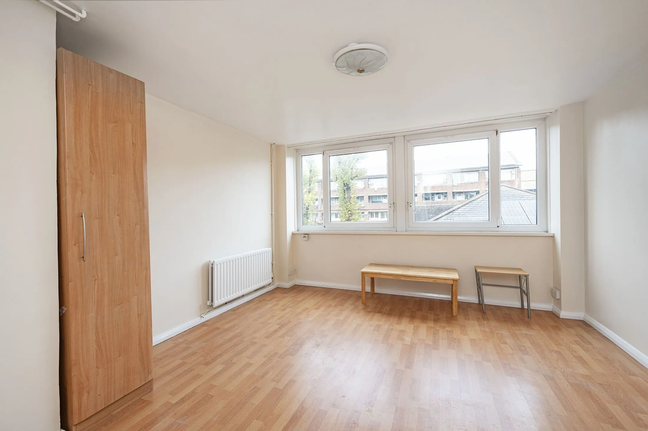 Flat Tolsford Road in Greater London