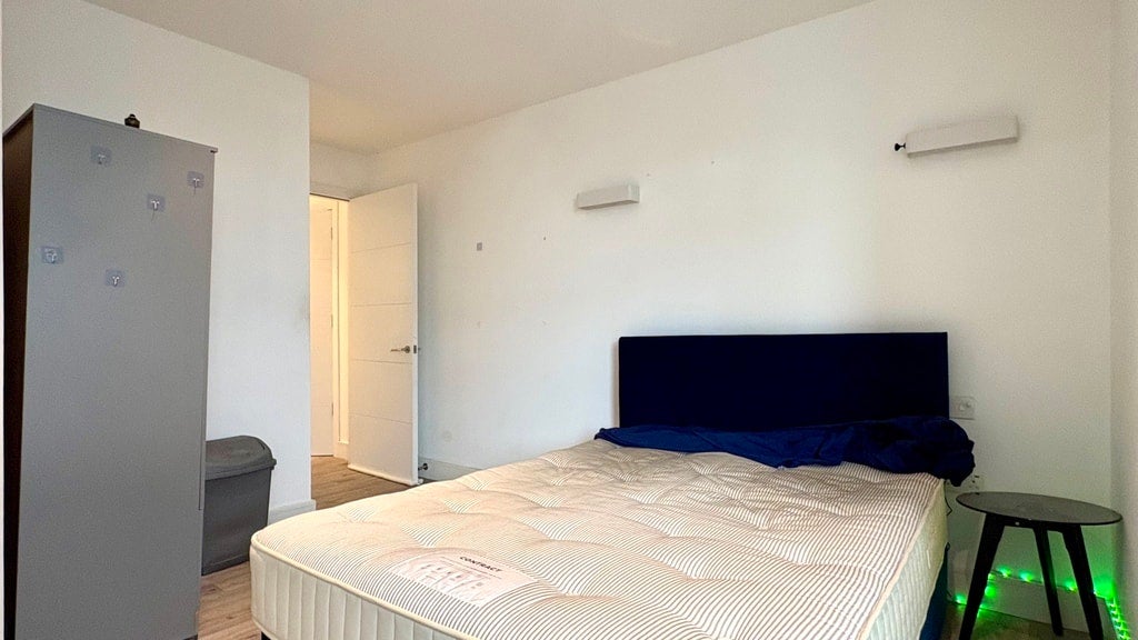 Flat Great West Road in Greater London