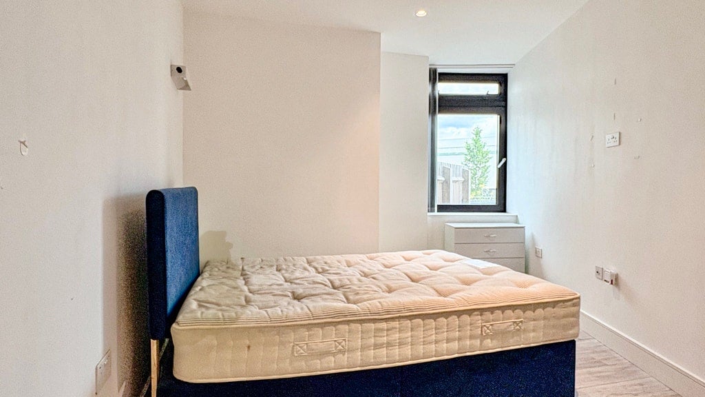 Flat Great West Road in Greater London
