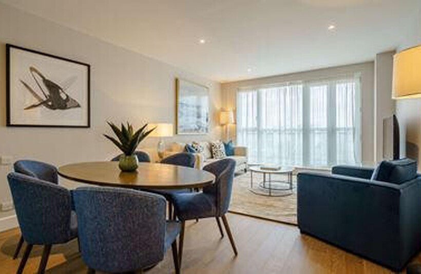 Flat Westferry Circus in Greater London