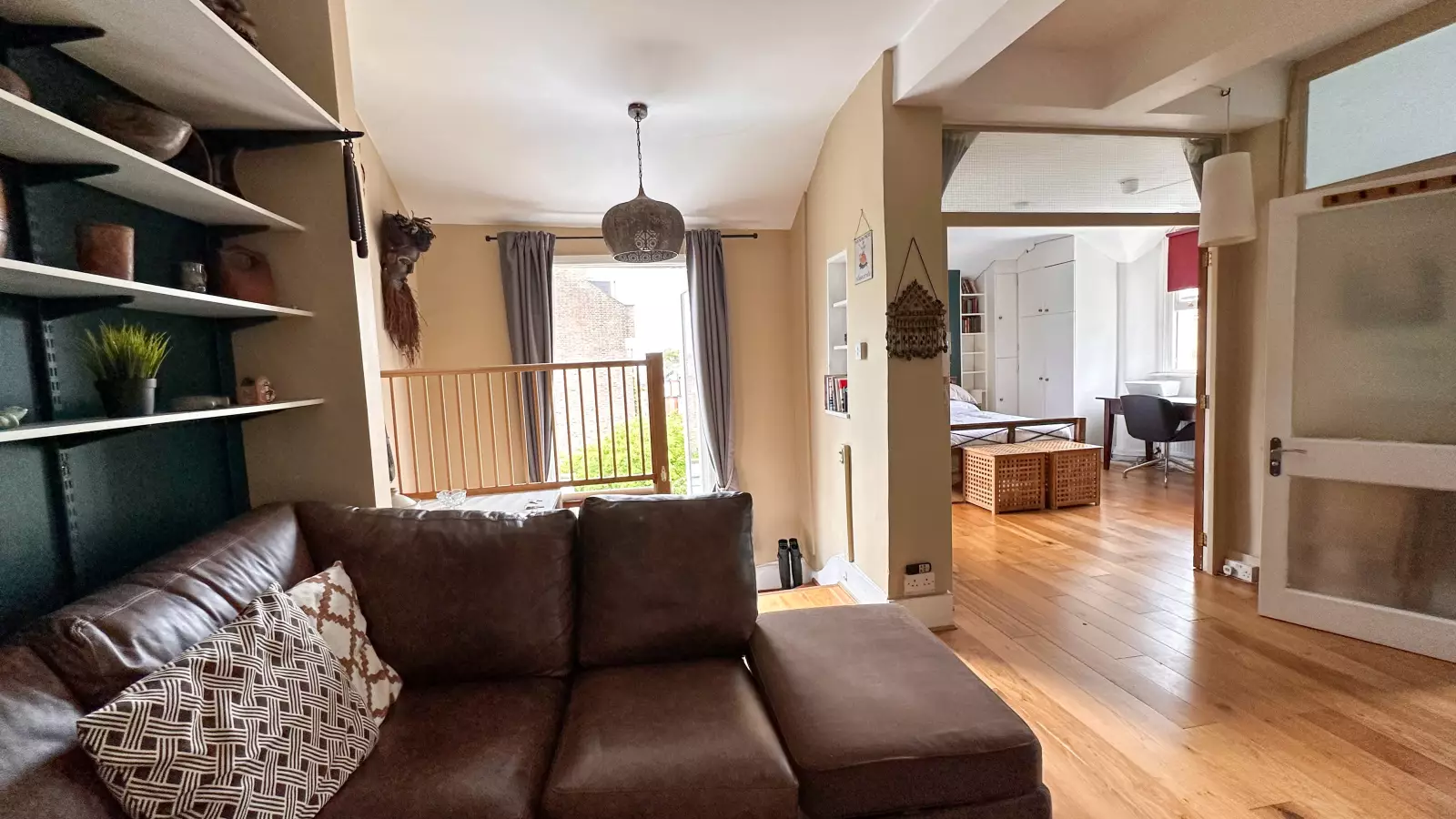 Flat Rudall Crescent in Greater London