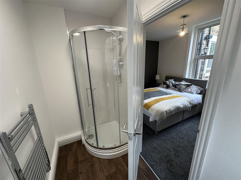 Room Portland Street in Ashfield