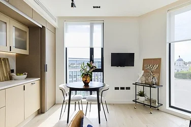 Flat Pembridge Gardens in Greater London