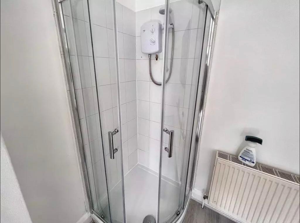 Flat Lime Grove in Greater London