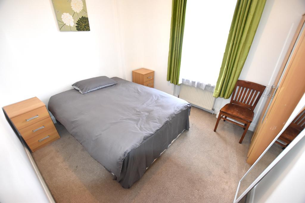 Flat Lime Grove in Greater London