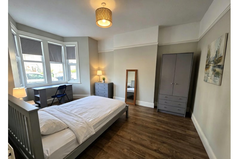 Room Langport Road in Weston-super-Mare