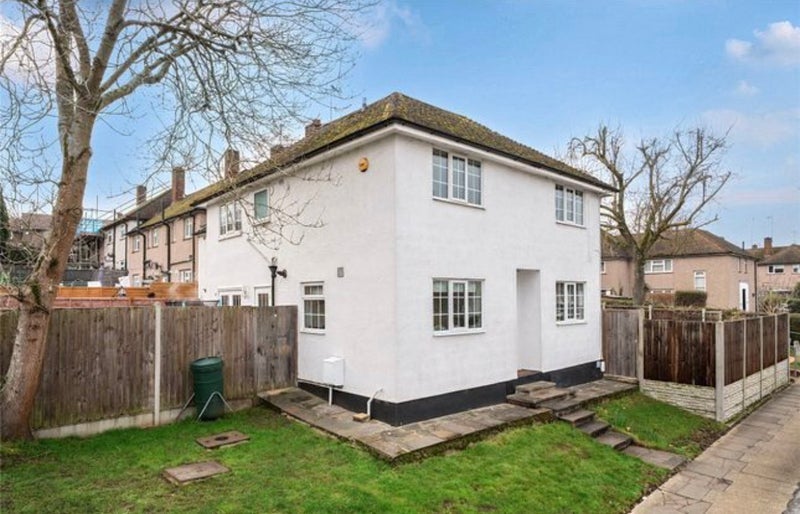 Room Petersham Drive in Greater London