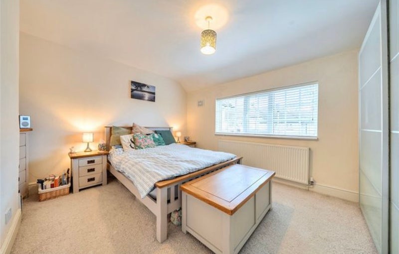 Room Petersham Drive in Greater London
