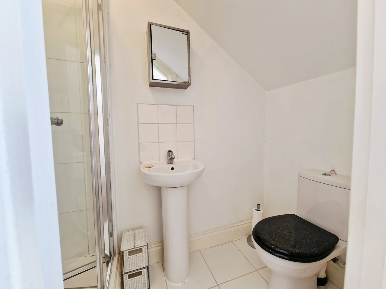 Flat Clapham Road in Greater London