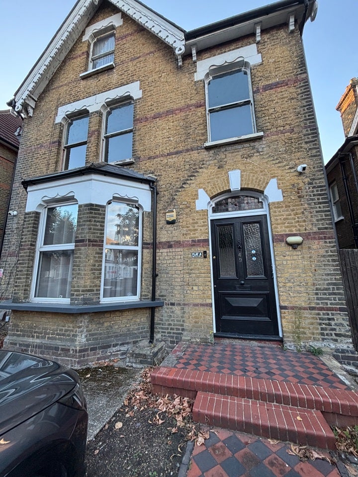 Flat Ullswater Crescent in London