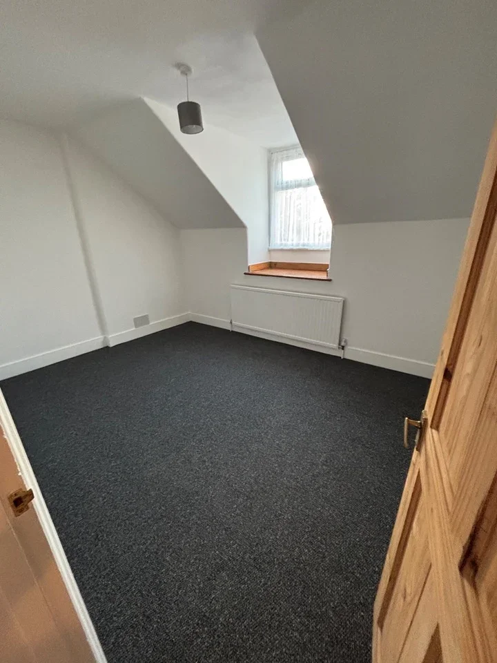 Flat Ullswater Crescent in London