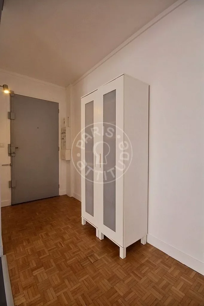 Appartement Rue du Mont Cenis à Paris