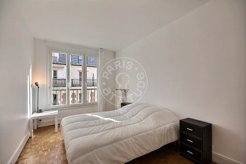 Appartement Rue du Mont Cenis à Paris