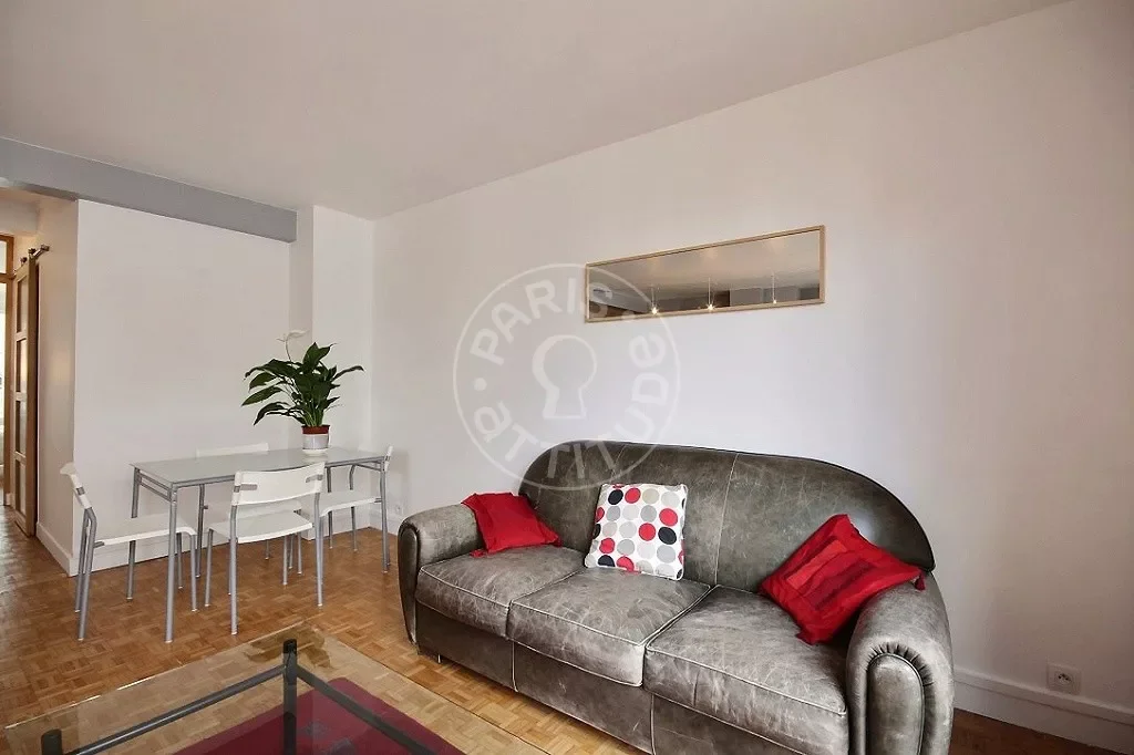 Appartement Rue du Mont Cenis à Paris
