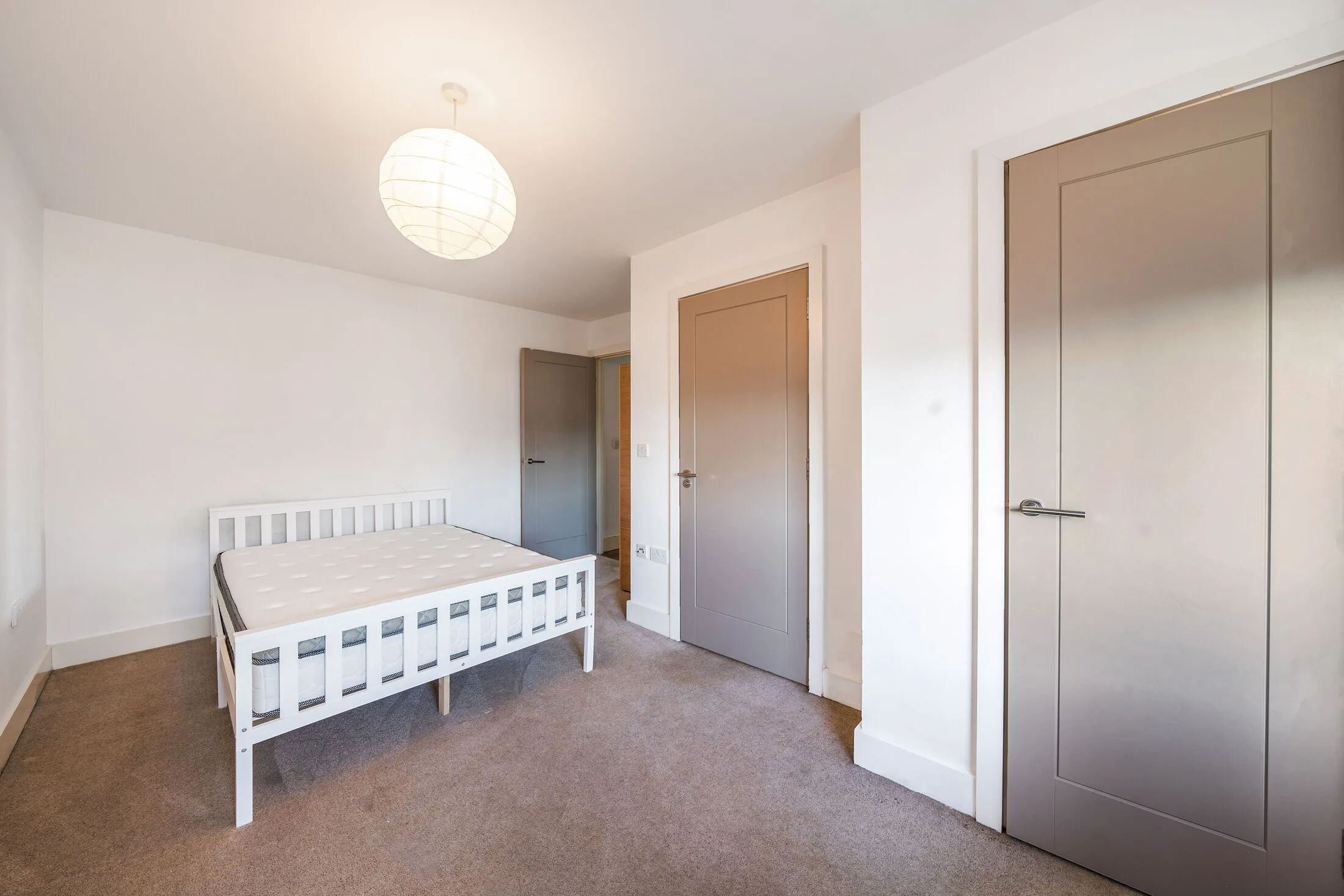 Flat St Ives Place in Greater London
