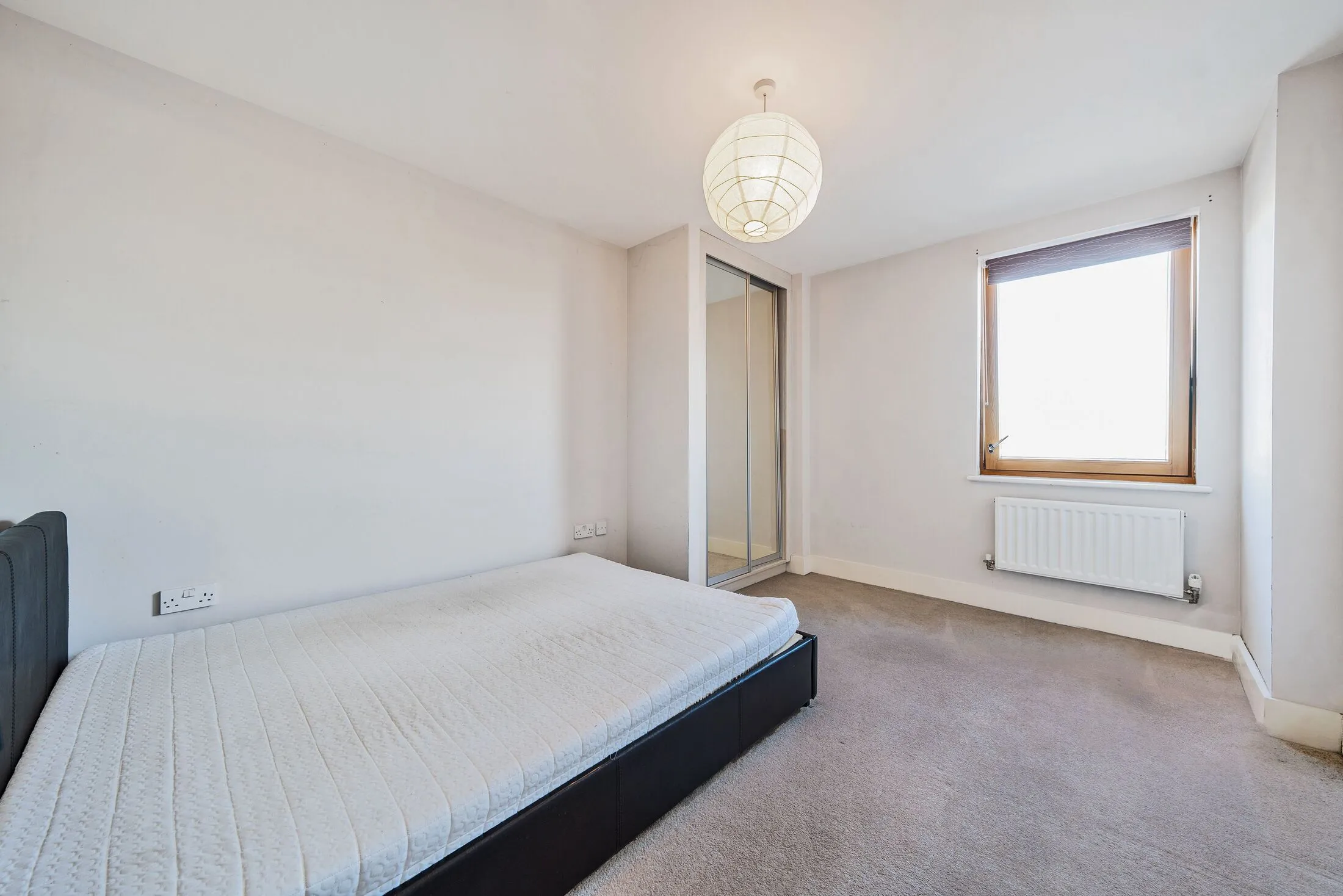 Flat St Ives Place in Greater London