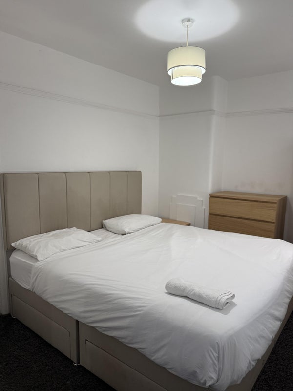 Room Farmway in Middleton