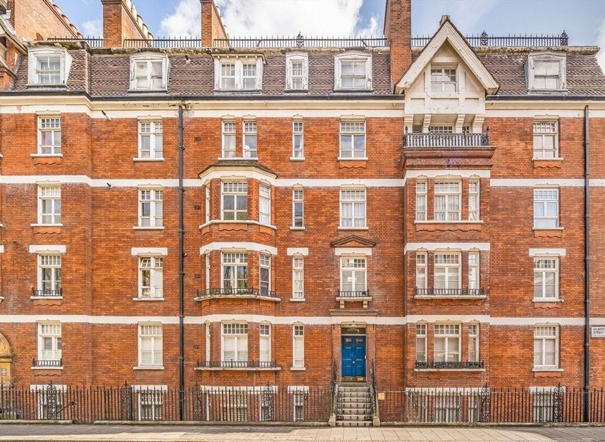 Flat Gilbert Street in City of Westminster