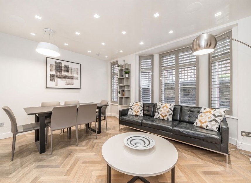 Flat Gilbert Street in City of Westminster