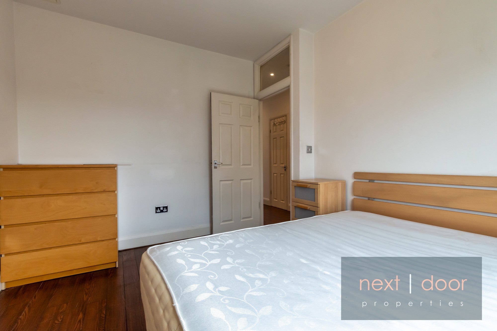 Flat Manor Avenue in London