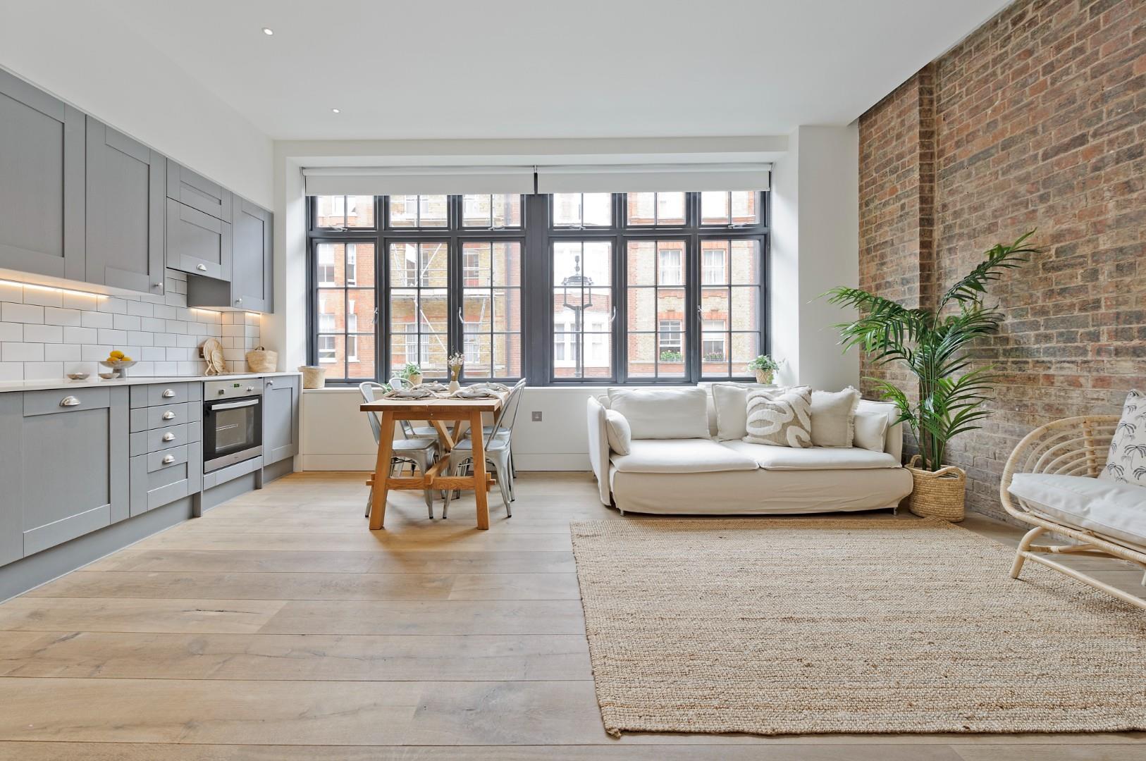 Flat Great Titchfield Street in London