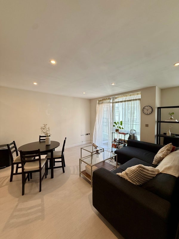 Room Goswell Road in Greater London