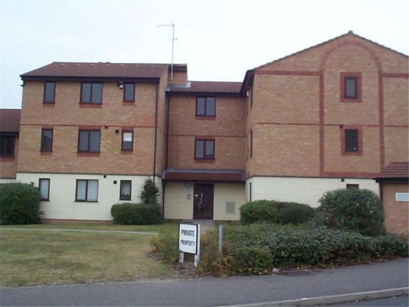 Flat Mullards Close in Greater London