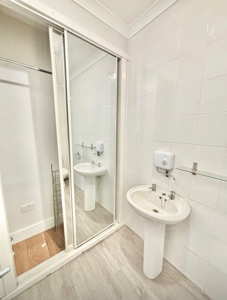 Flat Sauchiehall Street in Glasgow