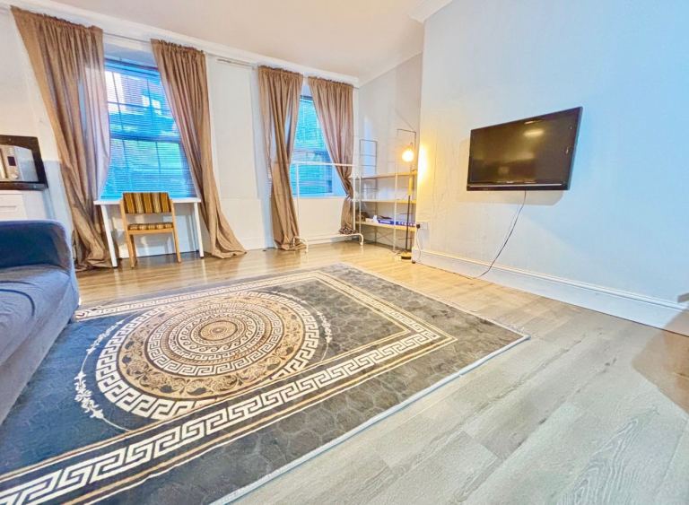 Flat Sauchiehall Street in Glasgow