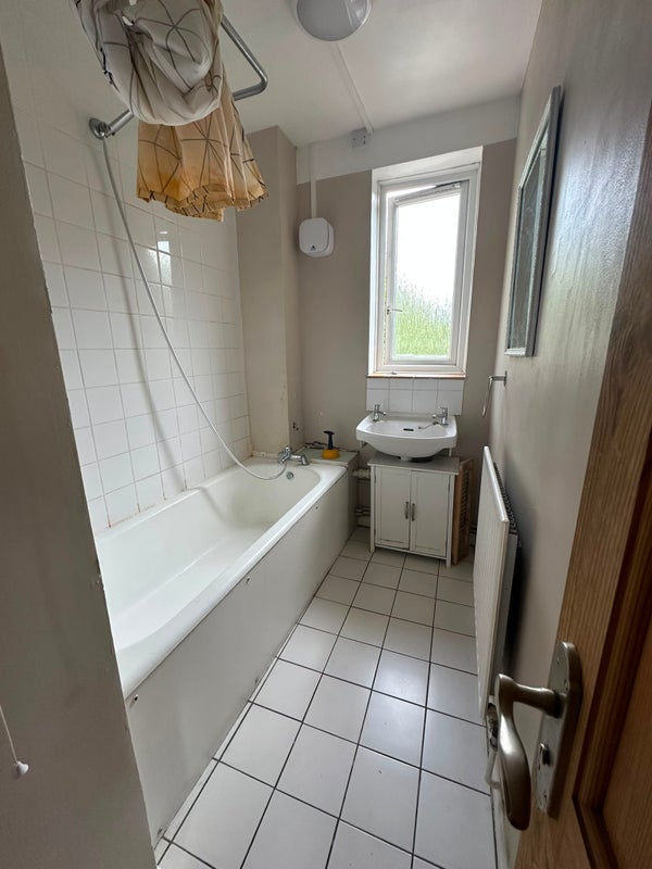 Flat Wickham Road in Greater London