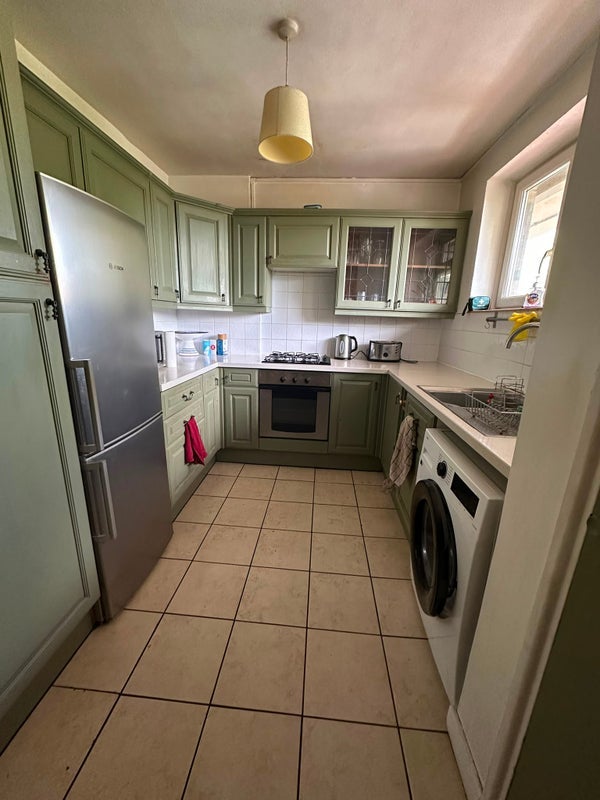 Flat Wickham Road in Greater London