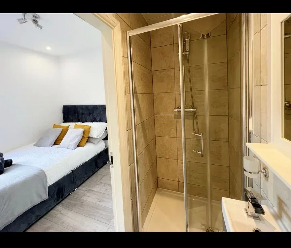 Room Minet Gardens in Greater London