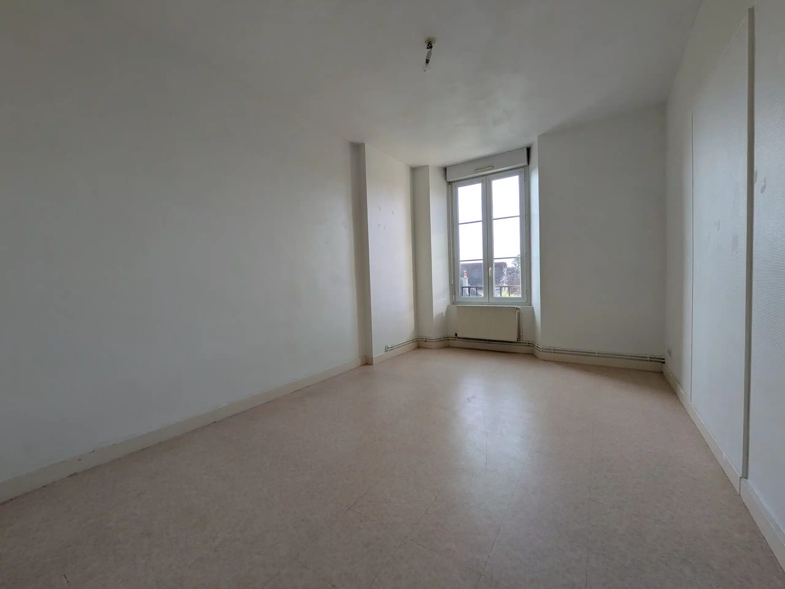 House Rue Louise Michel in Saint-Just-Sauvage