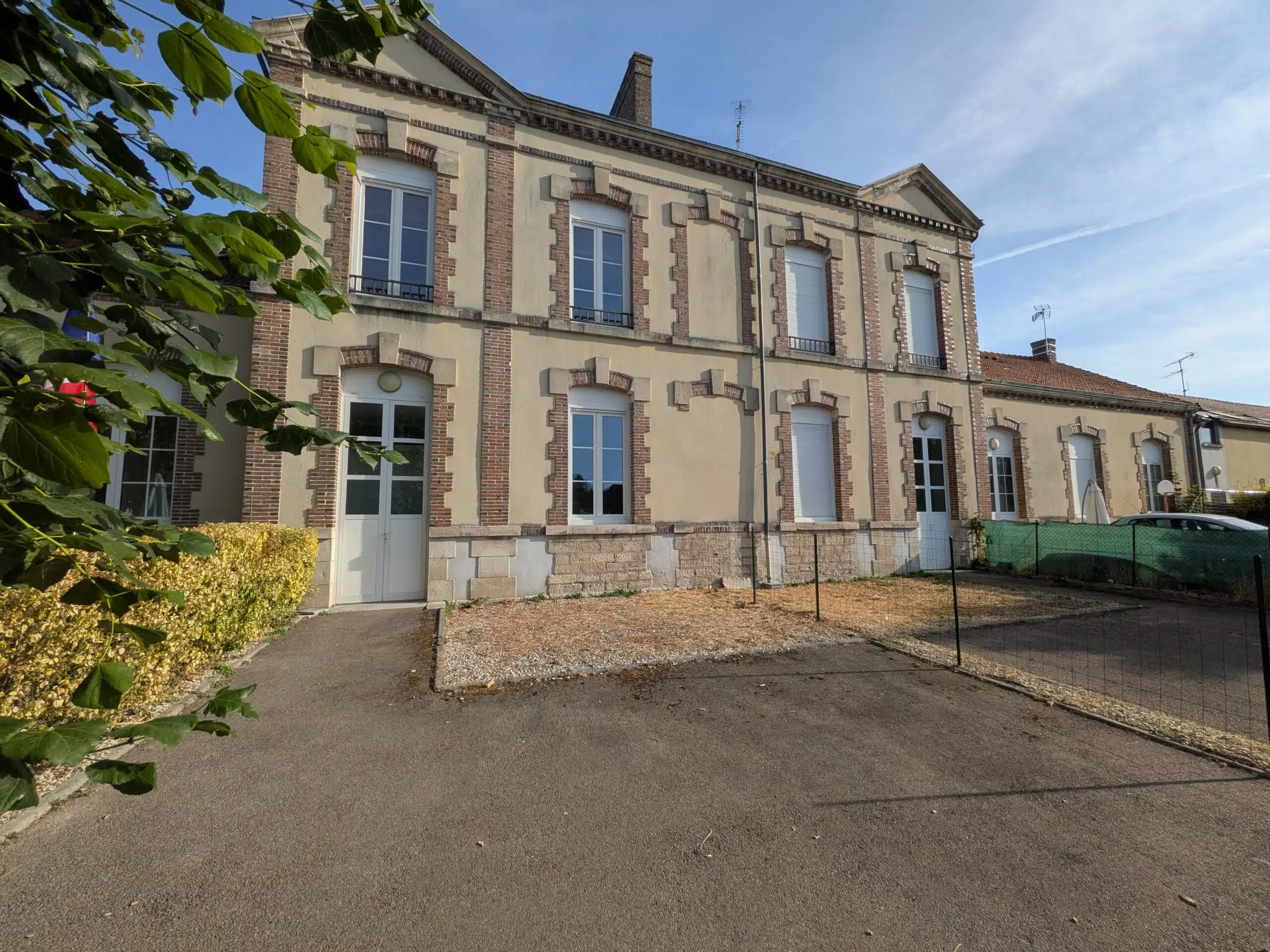 House Rue Louise Michel in Saint-Just-Sauvage