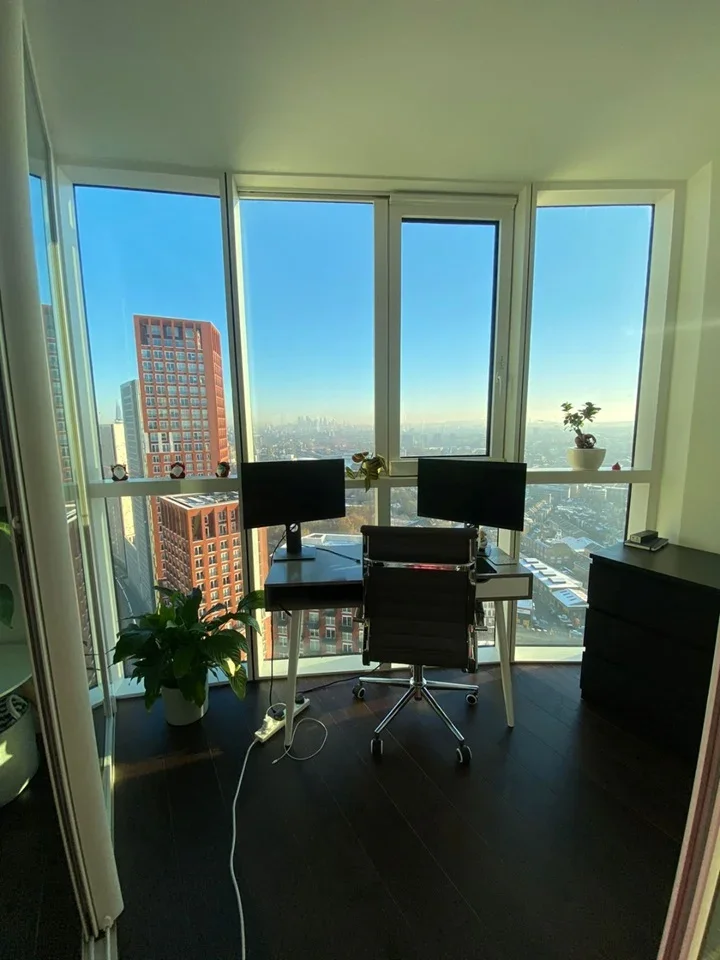 Flat Wyvil Road in Greater London