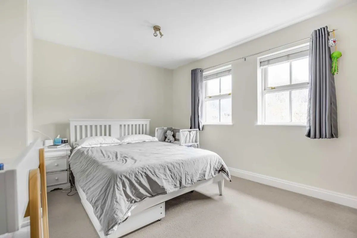 House Hydethorpe Road in Greater London