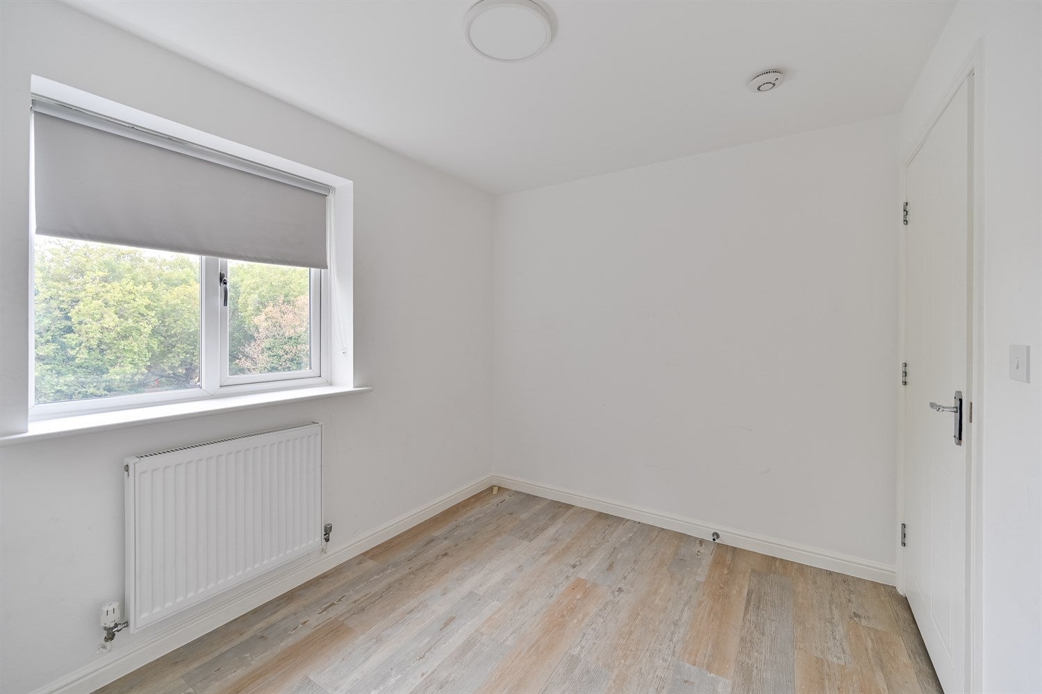 Flat Elgar Road in Reading