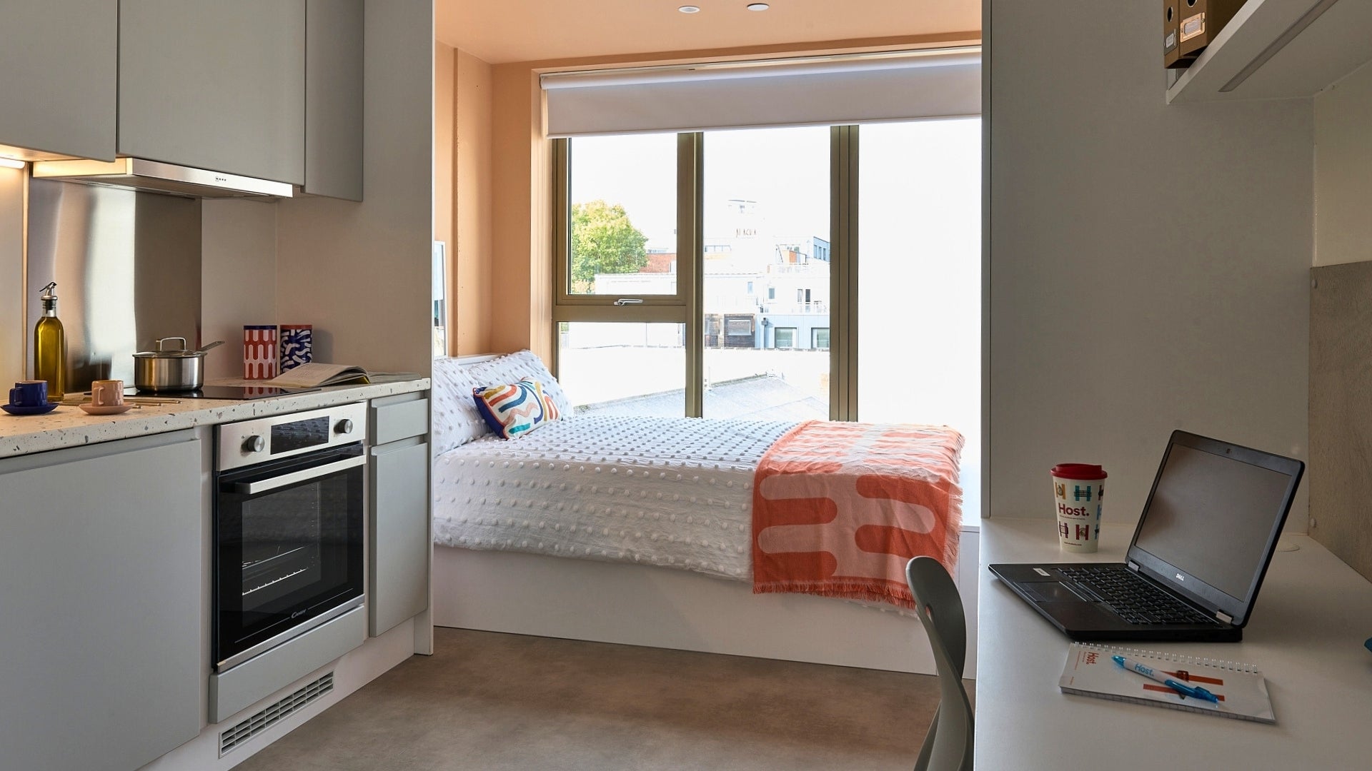 Room Spa Road in Greater London
