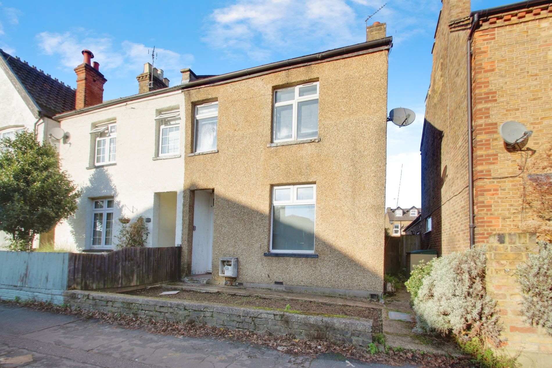 House Wellington Road in Greater London