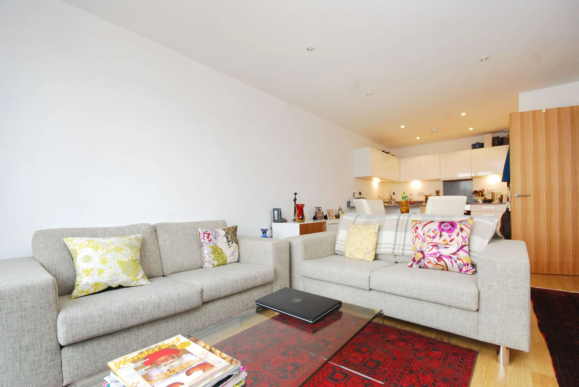 Flat Hindsley's Place in Greater London