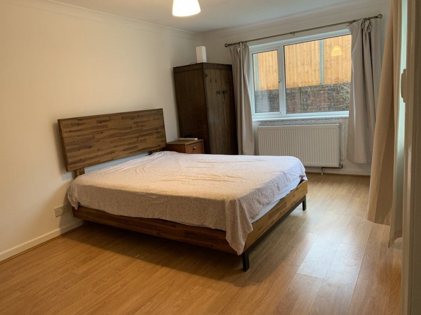 Flat Highfield Lane in Southampton