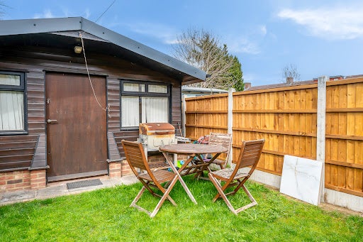 House Wood Lane in Greater London