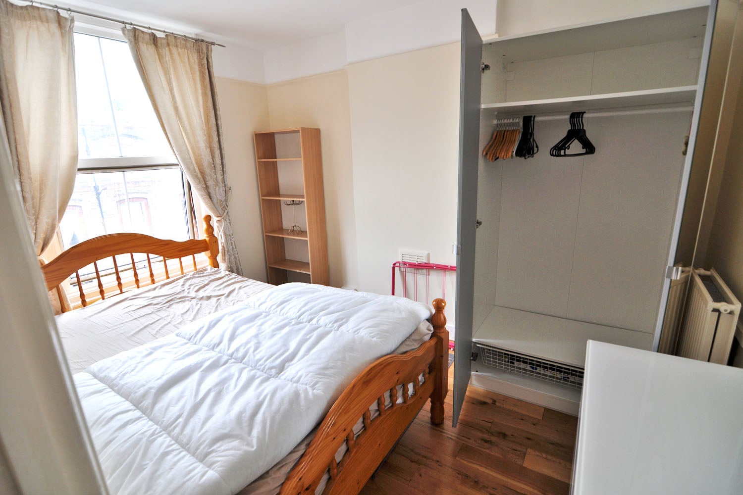 Flat Wrights Lane in Greater London
