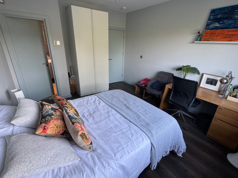 Room Mount Pleasant Road in Greater London