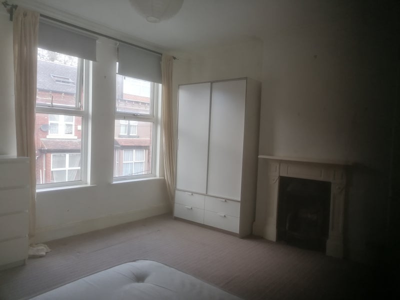 Room Markham Avenue in Leeds