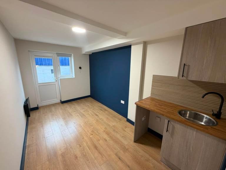 Flat Dendridge Close in Greater London