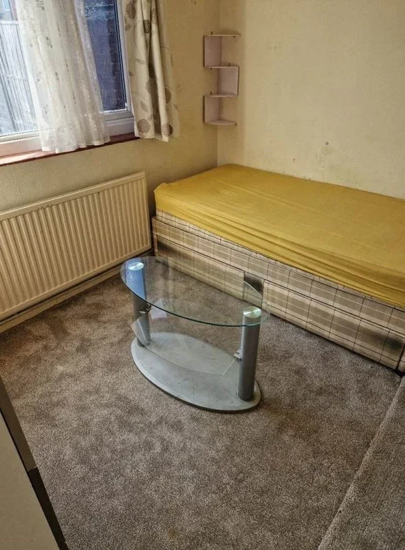 Room Maxwell Road in Greater London
