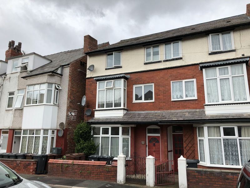 Flat West Street in Southport